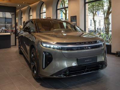 Lucid Gravity w Europie w czterech wersjach. Bazowy Touring tańszy o 5000 euro