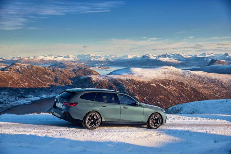 BMW i5 Touring eDrive40 — elektryczne kombi