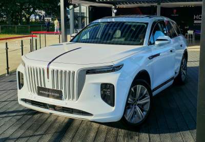 Hongqi pokazał akumulator 12C. Od 10 do 70 procent w niecałe cztery minuty