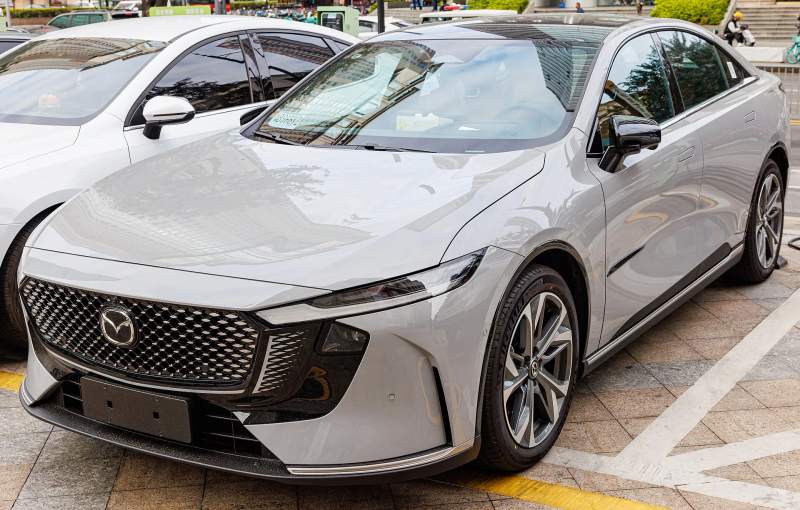 Mazda 6e (nazwa rynkowa w Chinach: Mazda EZ-6) — zdjęcie ze zbiorów Wikimedia Commons