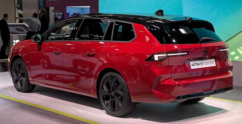 Opel Astra Sports Tourer Electric na targach IAA 2023 — zdjęcie ze zbiorów Wikimedia Commons