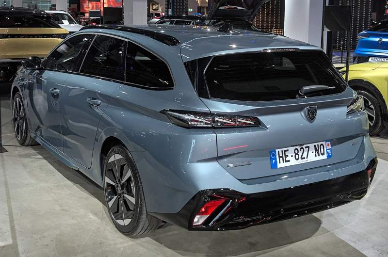 Peugeot e-308 SW na Auto Zürich 2025 — zdjęcie ze zbiorów Wikimedia Commons