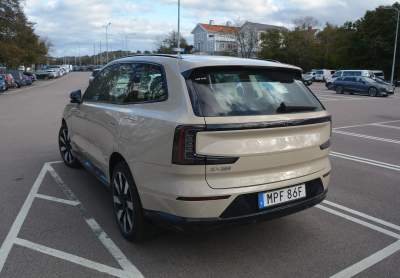 Volvo EX90 przechodzi na 800 woltów - koniec ze słabym punktem flagowca